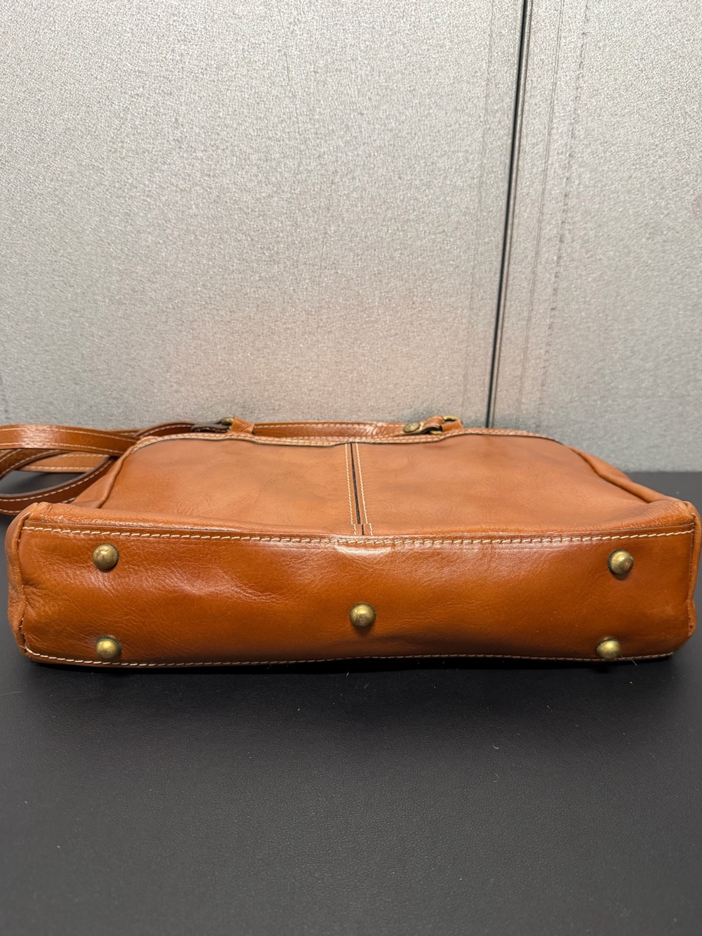 Patricia Nash Leather Shoulder Bag Brown Tooled Logo Tote - Picture 3 of 10